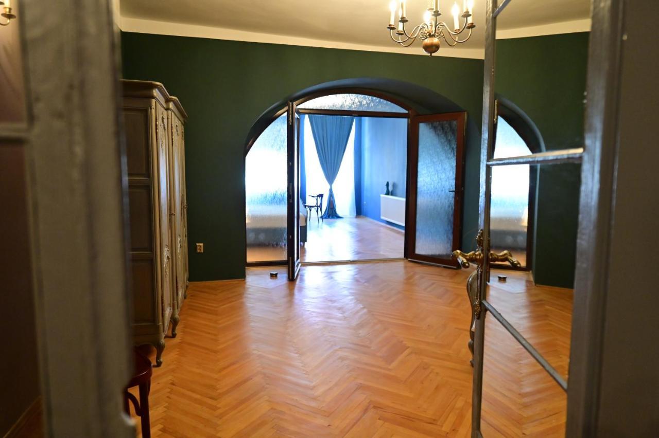 Lovely 2 Bedroom Apartment In Historic City Center Сібіу Екстер'єр фото